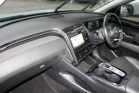 DC73OXJ Hyundai Tucson 1.6 TGDi Hybrid 230 Ultimate 5dr 2WD Auto Thumbnail #8