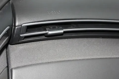 DC73OXJ Hyundai Tucson 1.6 TGDi Hybrid 230 Ultimate 5dr 2WD Auto Thumbnail #9