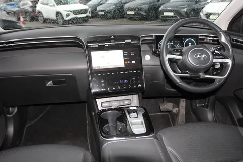 DC73OXJ Hyundai Tucson 1.6 TGDi Hybrid 230 Ultimate 5dr 2WD Auto Thumbnail #14