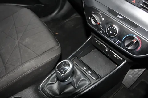 DF23AHD Hyundai Bayon 1.0 TGDi 48V MHEV SE Connect 5dr Thumbnail #23