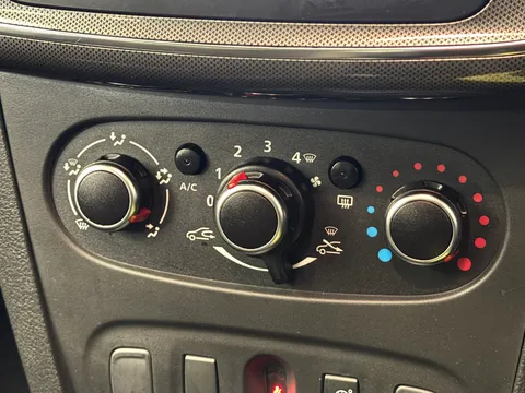 DL70OTM Dacia Sandero Stepway 0.9 TCe Comfort 5dr Thumbnail #25