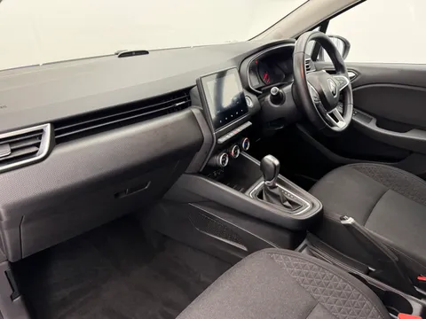 LM70UAP Renault Clio 1.0 TCe 100 Iconic 5dr Auto Thumbnail #12