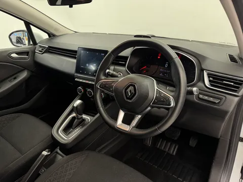 LM70UAP Renault Clio 1.0 TCe 100 Iconic 5dr Auto Thumbnail #19