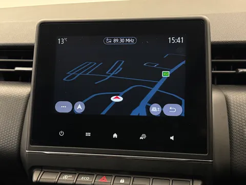 LM70UAP Renault Clio 1.0 TCe 100 Iconic 5dr Auto Thumbnail #23