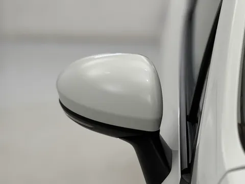 LM70UAP Renault Clio 1.0 TCe 100 Iconic 5dr Auto Thumbnail #26