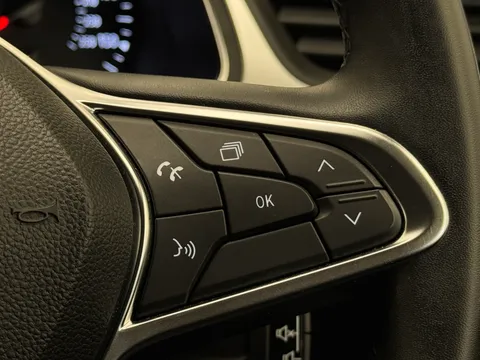 PO22VTJ Renault Captur 1.0 TCE 90 Iconic 5dr Thumbnail #21