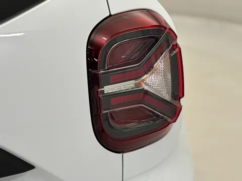 DY72CSZ Dacia Duster 1.0 TCe 90 Essential 5dr Thumbnail #29