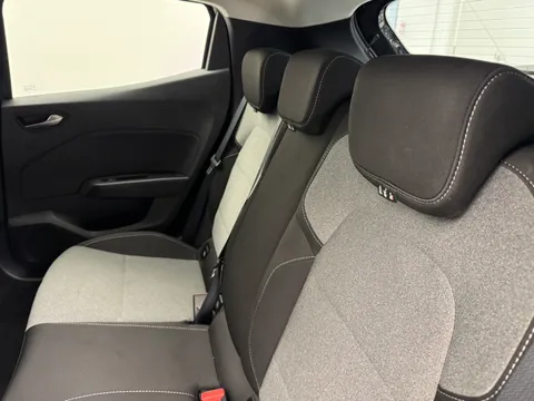 DV24NTG Renault Clio 1.0 TCe 90 Evolution 5dr Thumbnail #9