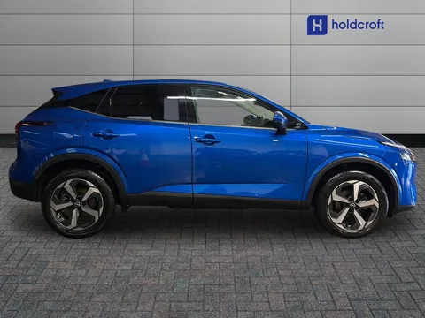 OE72SZD Nissan Qashqai 1.3 DiG-T MH 158 N-Connecta 5dr Thumbnail #3