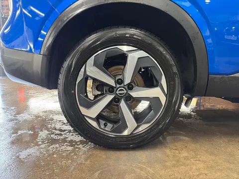 OE72SZD Nissan Qashqai 1.3 DiG-T MH 158 N-Connecta 5dr Thumbnail #9