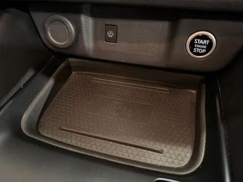 OE72SZD Nissan Qashqai 1.3 DiG-T MH 158 N-Connecta 5dr Thumbnail #26