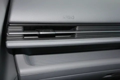 EN25BBU Hyundai Kona 160kW Ultimate 65kWh 5dr Auto [Lux Pack] Thumbnail #10