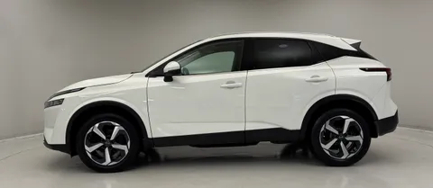 YB22MDX Nissan Qashqai 1.3 DiG-T MH N-Connecta [Glass Roof] 5dr Thumbnail #6