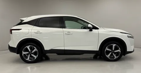 YB22MDX Nissan Qashqai 1.3 DiG-T MH N-Connecta [Glass Roof] 5dr Thumbnail #7