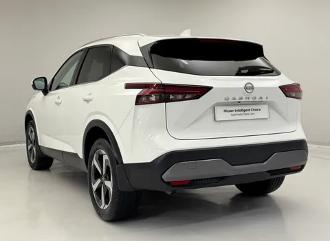 YB22MDX Nissan Qashqai 1.3 DiG-T MH N-Connecta [Glass Roof] 5dr Thumbnail #10