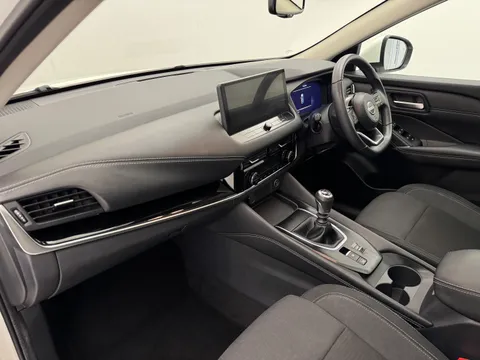 YB22MDX Nissan Qashqai 1.3 DiG-T MH N-Connecta [Glass Roof] 5dr Thumbnail #14