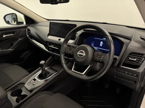 YB22MDX Nissan Qashqai 1.3 DiG-T MH N-Connecta [Glass Roof] 5dr Thumbnail #20