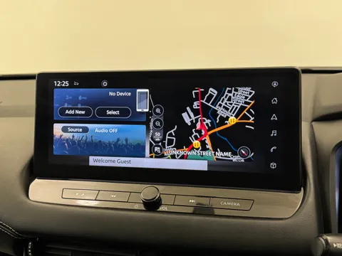 YB22MDX Nissan Qashqai 1.3 DiG-T MH N-Connecta [Glass Roof] 5dr Thumbnail #23