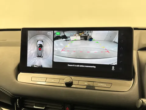 YB22MDX Nissan Qashqai 1.3 DiG-T MH N-Connecta [Glass Roof] 5dr Thumbnail #24
