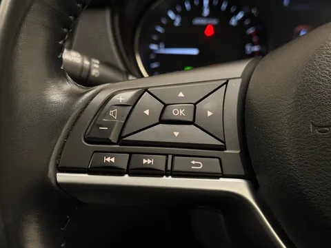 DE21GXL Nissan X-Trail 1.7 dCi N-Connecta 5dr 4WD Thumbnail #22