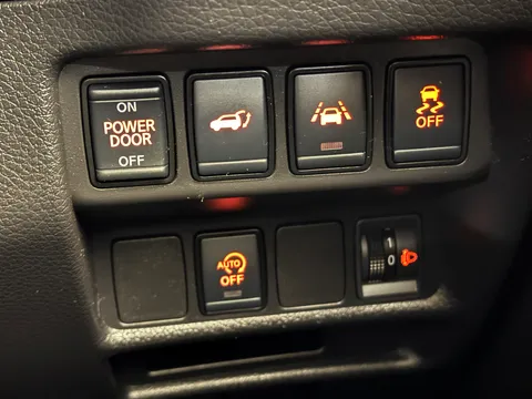 DE21GXL Nissan X-Trail 1.7 dCi N-Connecta 5dr 4WD Thumbnail #28