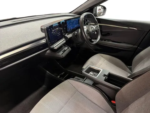 BL72XBT Renault Megane E-Tech EV60 160kW Launch Edition 60kWh OC 5dr Auto Thumbnail #4