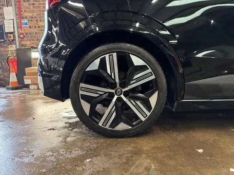 BL72XBT Renault Megane E-Tech EV60 160kW Launch Edition 60kWh OC 5dr Auto Thumbnail #5