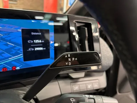 BL72XBT Renault Megane E-Tech EV60 160kW Launch Edition 60kWh OC 5dr Auto Thumbnail #13