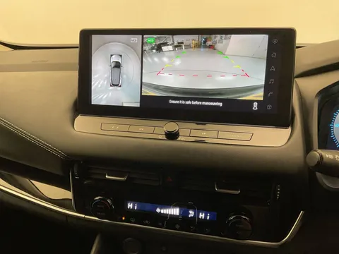 YC72VFJ Nissan Qashqai 1.3 DiG-T MH N-Connecta 5dr Thumbnail #11