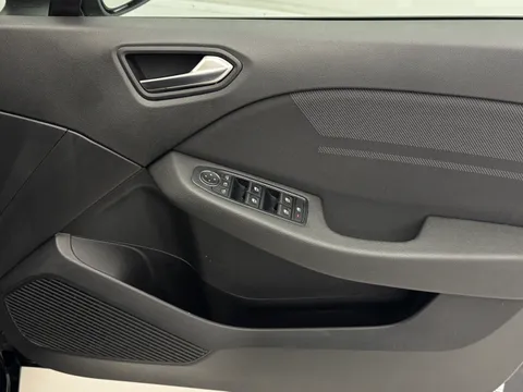 500JXJ Renault Clio 1.6 E-TECH full hybrid 145 Esprit Alpine 5dr Auto Thumbnail #13