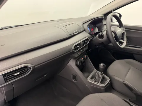 DU23YYL Dacia Sandero 1.0 Tce Essential 5dr Thumbnail #12