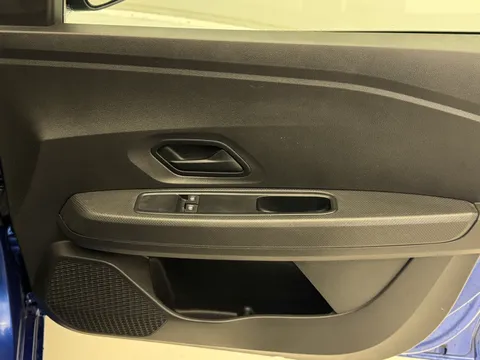 DU23YYL Dacia Sandero 1.0 Tce Essential 5dr Thumbnail #18