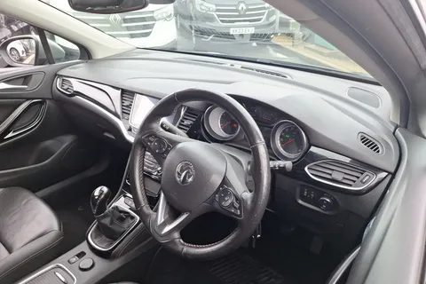 VU68DHE Vauxhall Astra 1.6T 16V 200 Elite Nav 5dr Thumbnail #39