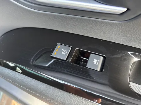 MM75HYY Hyundai Tucson 1.6T 239 Hybrid Ultimate 5dr Auto Thumbnail #16