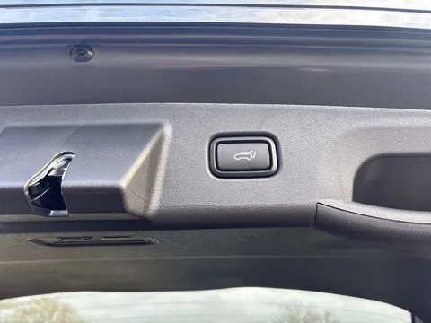 MM75HYY Hyundai Tucson 1.6T 239 Hybrid Ultimate 5dr Auto Thumbnail #24