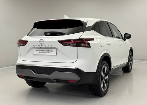 SJ72UEO Nissan Qashqai 1.3 DiG-T MH 158 N-Connecta 5dr Thumbnail #7