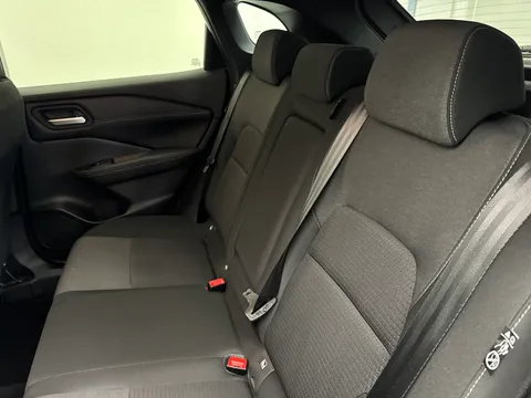 SJ72UEO Nissan Qashqai 1.3 DiG-T MH 158 N-Connecta 5dr Thumbnail #13