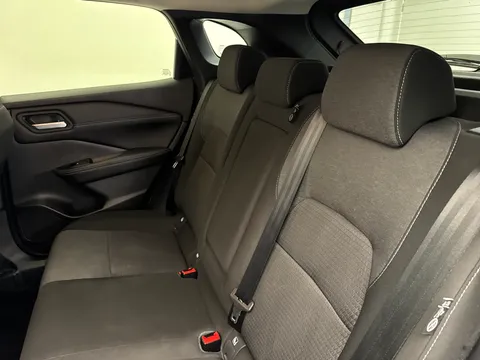 GD22CJJ Nissan Qashqai 1.3 DiG-T MH N-Connecta 5dr Thumbnail #12