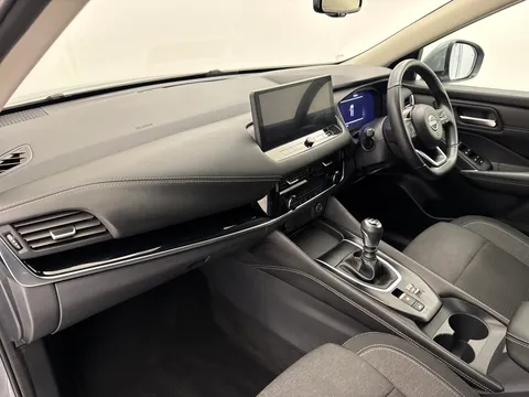 GD22CJJ Nissan Qashqai 1.3 DiG-T MH N-Connecta 5dr Thumbnail #13