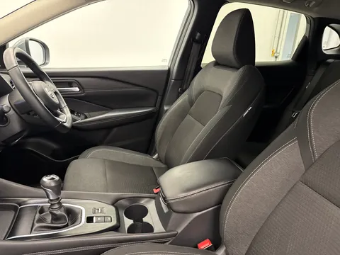 GD22CJJ Nissan Qashqai 1.3 DiG-T MH N-Connecta 5dr Thumbnail #14