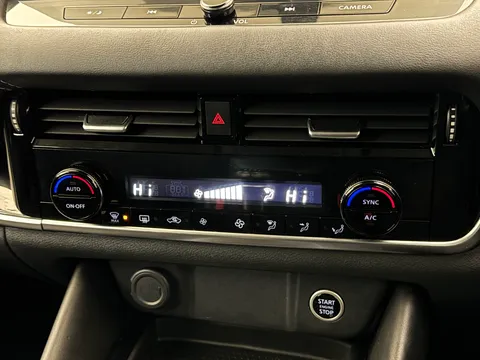 GD22CJJ Nissan Qashqai 1.3 DiG-T MH N-Connecta 5dr Thumbnail #27