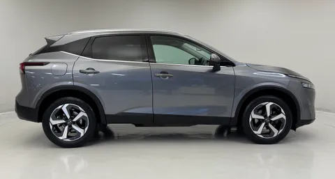 DY72ZRG Nissan Qashqai 1.3 DiG-T MH N-Connecta [Glass Roof] 5dr Thumbnail #11