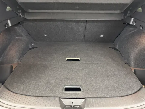 DY72ZRG Nissan Qashqai 1.3 DiG-T MH N-Connecta [Glass Roof] 5dr Thumbnail #12