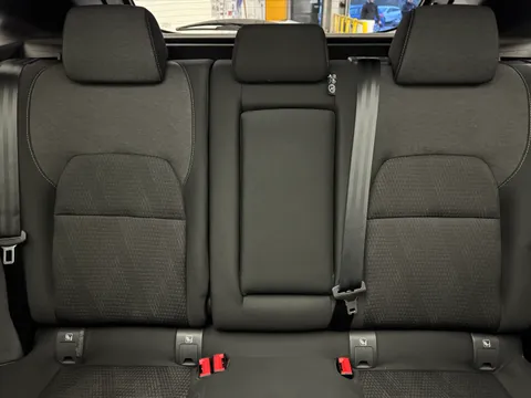 DY72ZRG Nissan Qashqai 1.3 DiG-T MH N-Connecta [Glass Roof] 5dr Thumbnail #18