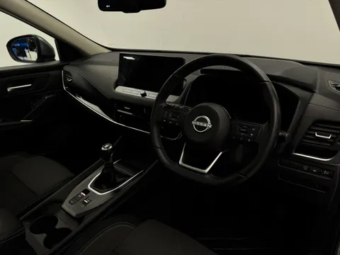 DY72ZRG Nissan Qashqai 1.3 DiG-T MH N-Connecta [Glass Roof] 5dr Thumbnail #23