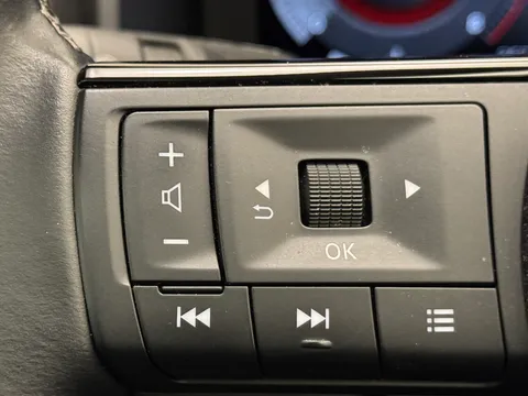 DY72ZRG Nissan Qashqai 1.3 DiG-T MH N-Connecta [Glass Roof] 5dr Thumbnail #24