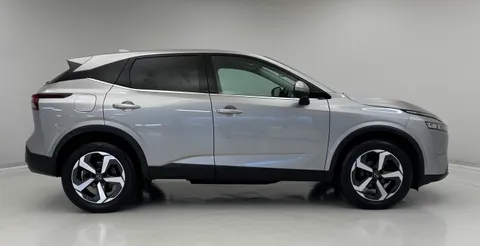 YX72PKE Nissan Qashqai 1.3 DiG-T MH N-Connecta 5dr Thumbnail #8