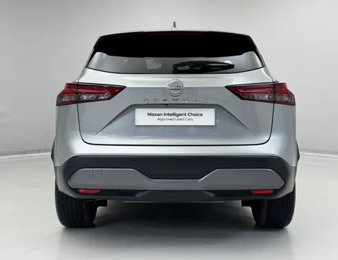 YX72PKE Nissan Qashqai 1.3 DiG-T MH N-Connecta 5dr Thumbnail #10