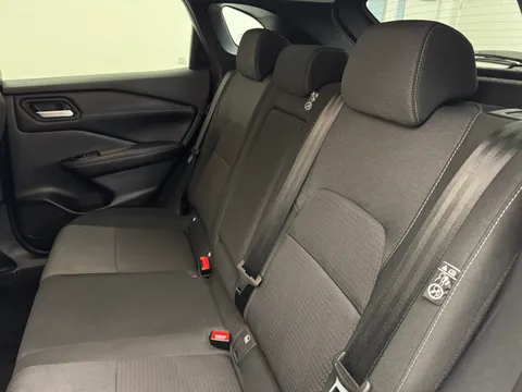 YX72PKE Nissan Qashqai 1.3 DiG-T MH N-Connecta 5dr Thumbnail #13