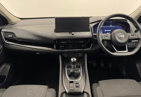 YX72PKE Nissan Qashqai 1.3 DiG-T MH N-Connecta 5dr Thumbnail #3